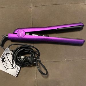 Fahrenheit Hair Care System - Flat Iron
